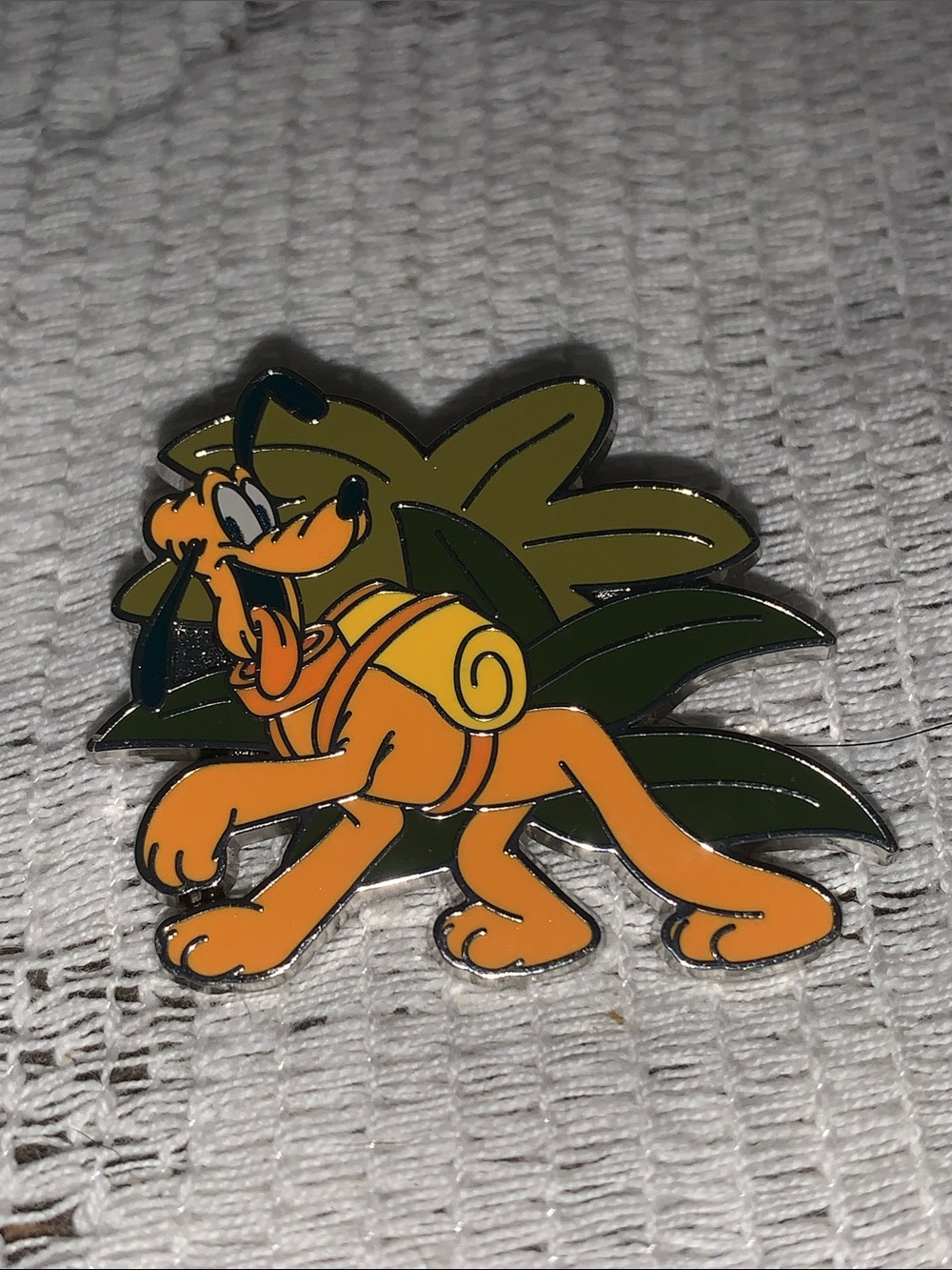 Disney Park 2024 Animal Kingdom Safari Mystery Pin - Pluto Trading Pins